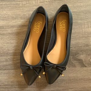 Like new! Classy Franco Sarto black ballet flats